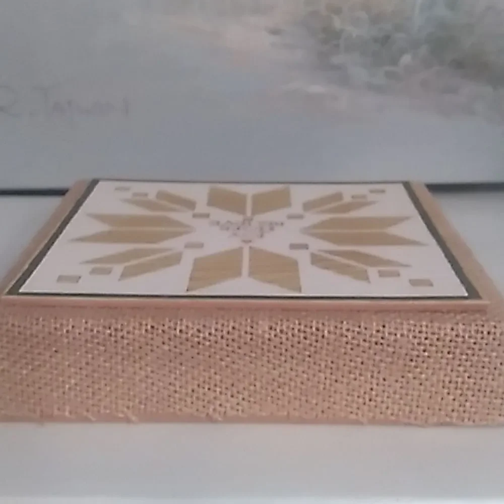 Ashland Table Top Decor